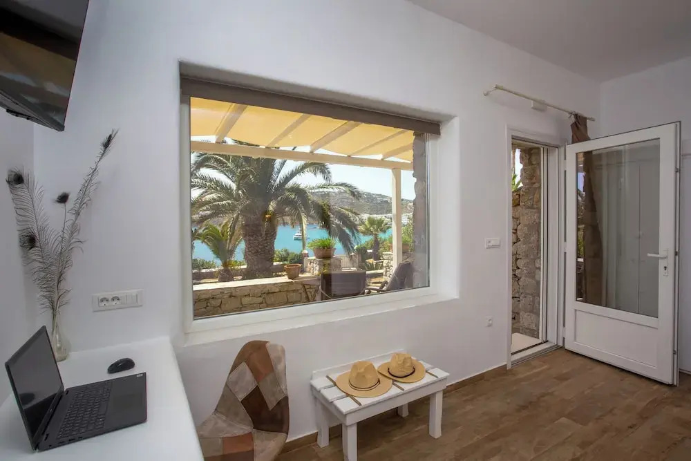 Only yours , Mykonos - Private pool & sea view suites near Scorpios