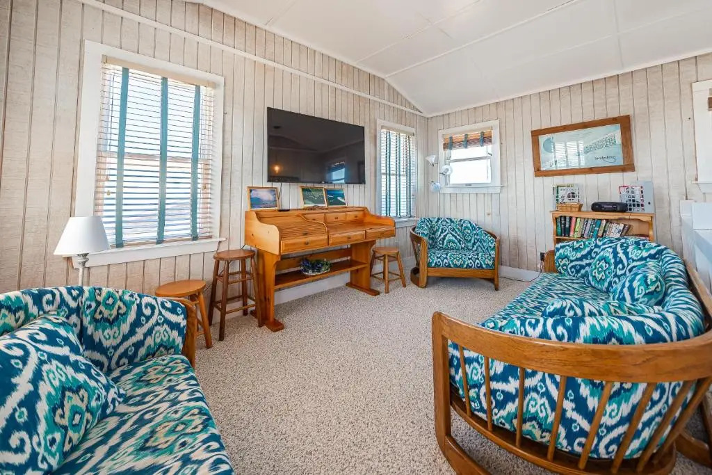 York - Duck, Carolina Dunes, Oceanfront, Ocean View, Hot Tub, Large Decks, Pets OK
