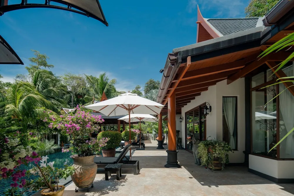 Classy 4-BR Seaview Villa at Surin Beach