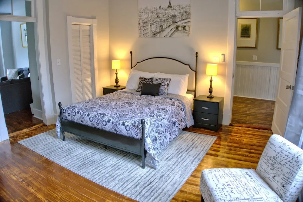 Renovated 2BR Savannah Home