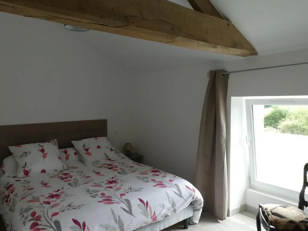 Maison rénovée en pleine campagne avec terrain, terrasse et équipements familiaux - FR-1-426-157