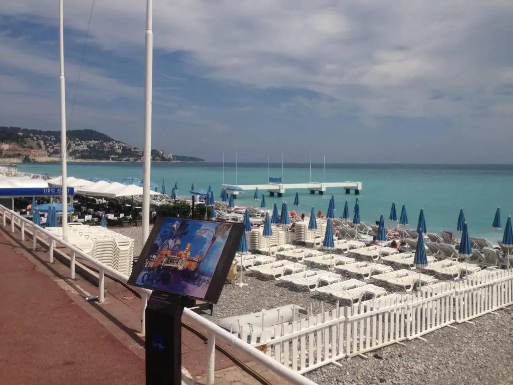 Stylish 2 Room Flat 60 meters to the beach