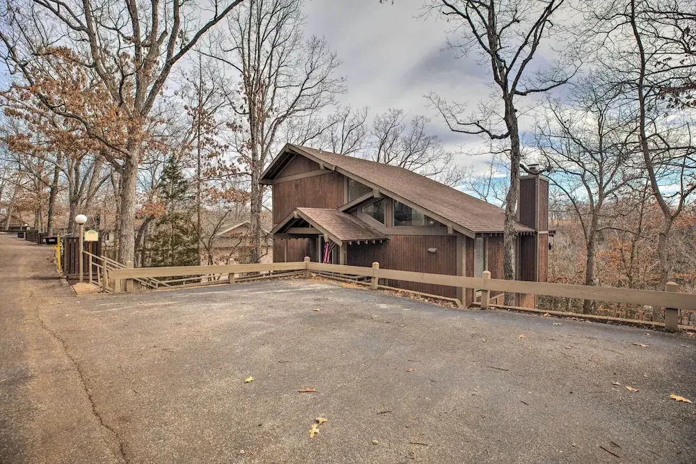 Resort Perks: Spacious Lake of the Ozarks Home