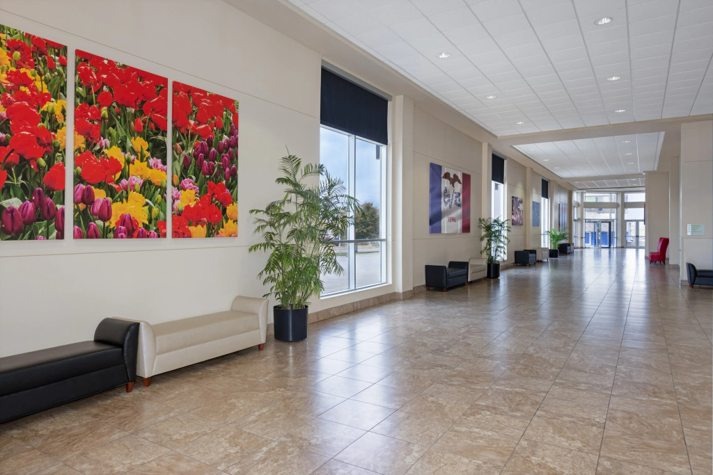 Holiday Inn Des Moines-Airport Conf Center by IHG