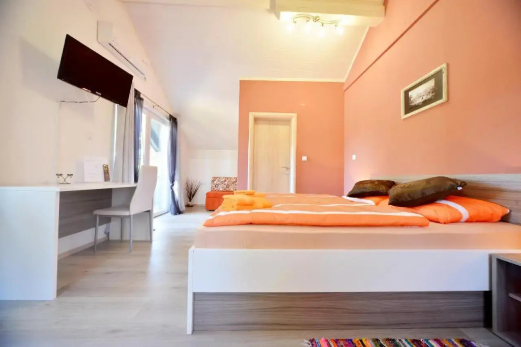 Guest House Rudine