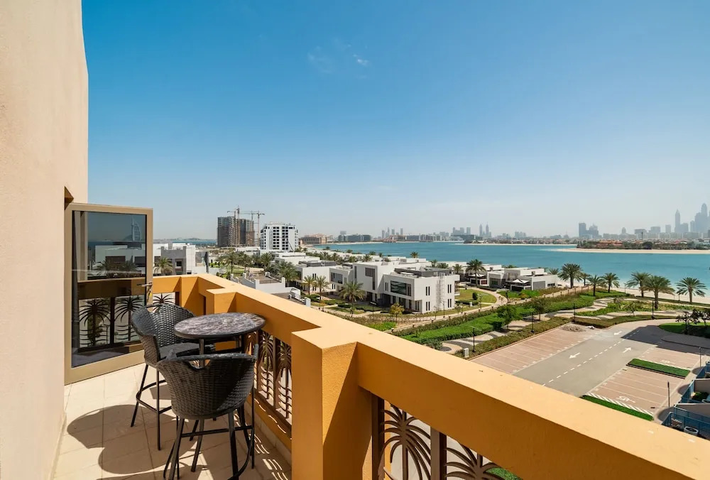 GLOBALSTAY. Sarai Apartments on the Beach