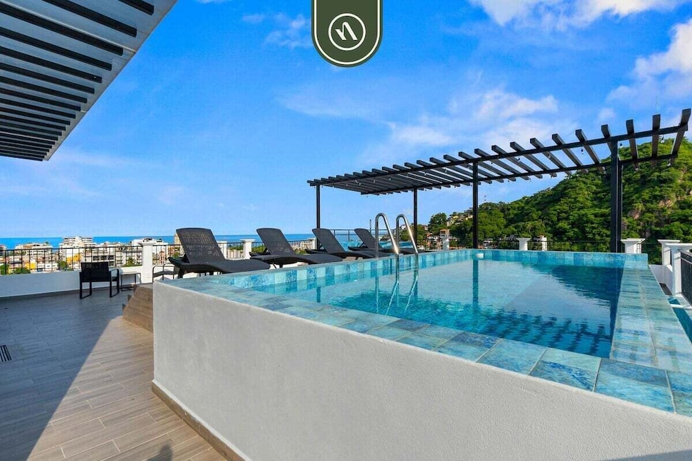 New 1 BR Condo - Rooftop Pool - Oceanview