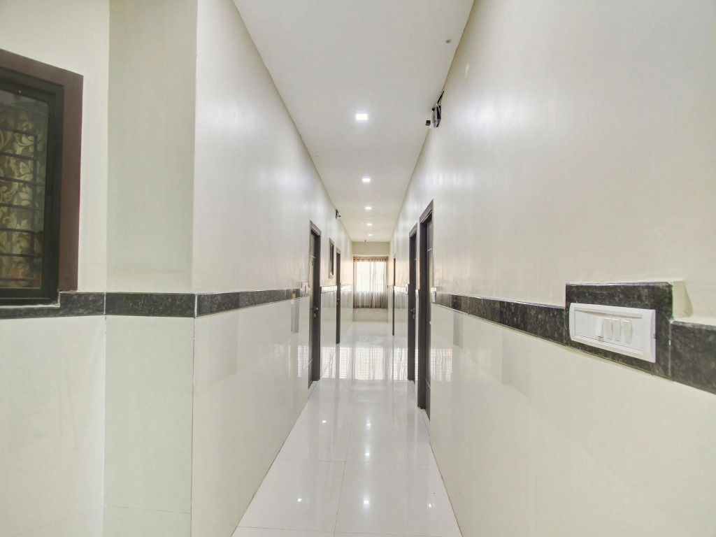 OYO 13029 Hotel Bestend
