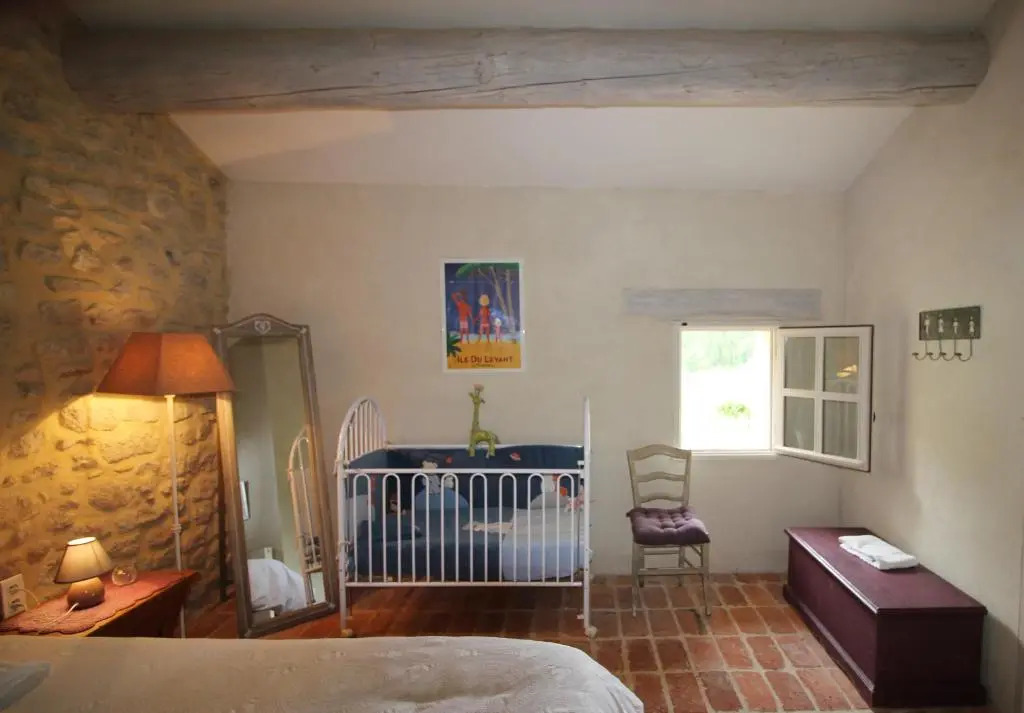 DOMAINE de MAS CARON Gîte 4* au pied du Ventoux en Provence