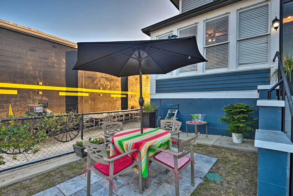 Historic Renovated Home < 2 Mi to Beach & Pier!