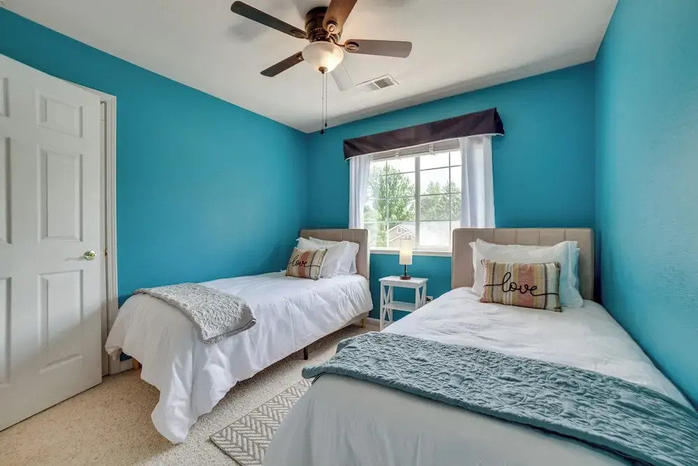 1 Mi to Downtown Reno: Spacious Home w/ Deck!