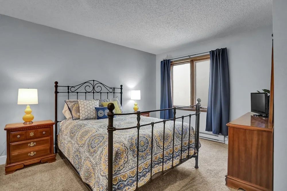 177 Lake Street Condo Unit 24 4 Bedrooms 3 Bathrooms Condo