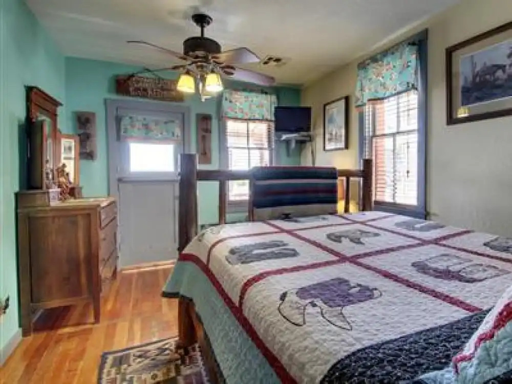 Ghost City Inn