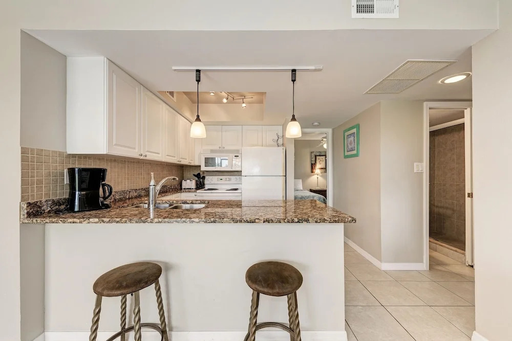 Midnight Cove Ii 111f - Spectacular Vacation Rental! 2 Bedroom Condo