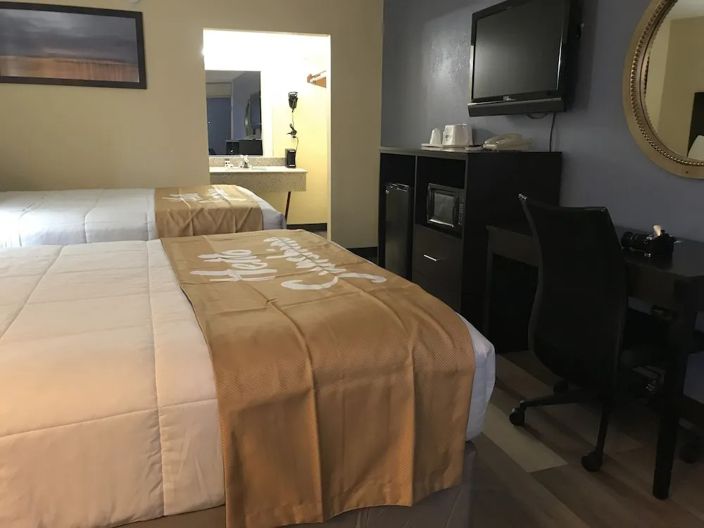 Days Inn Greensboro Airport