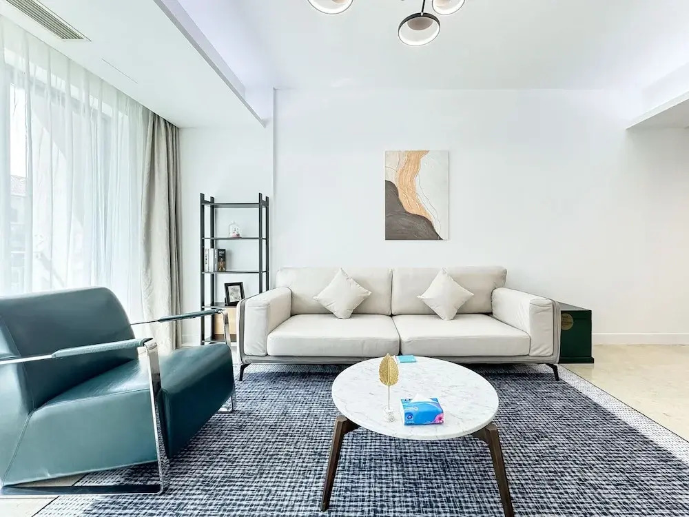Tyms 3BR 2BA Apt West NanjingRD Line2 14