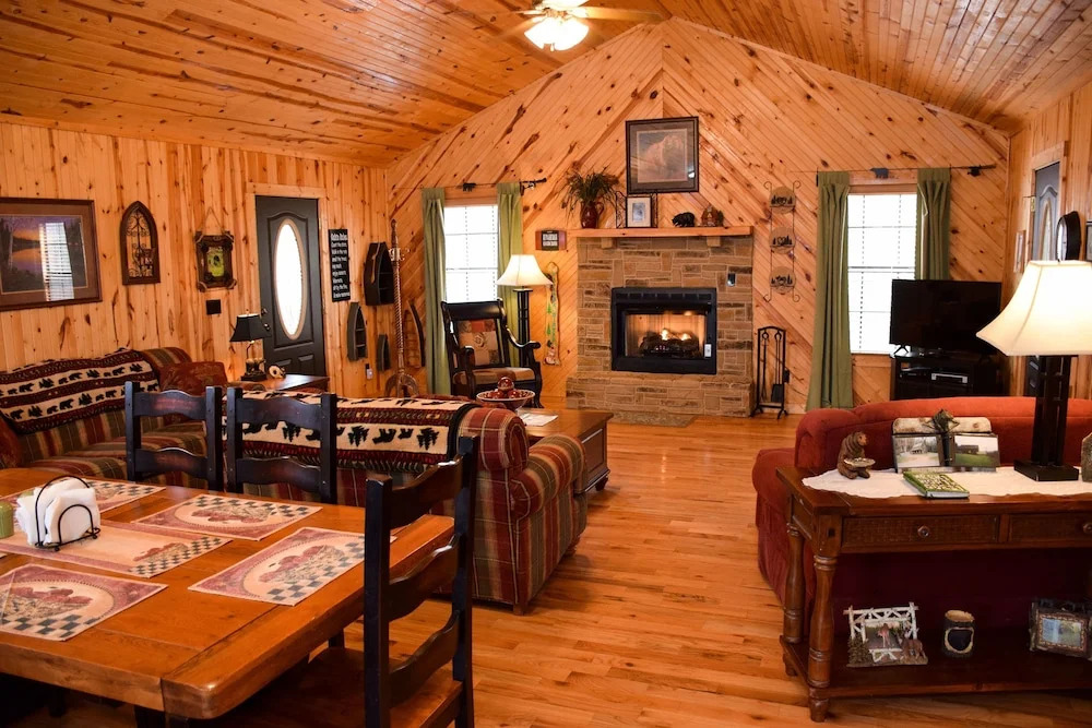 WEEKS WORTH - 3 Br Cabin