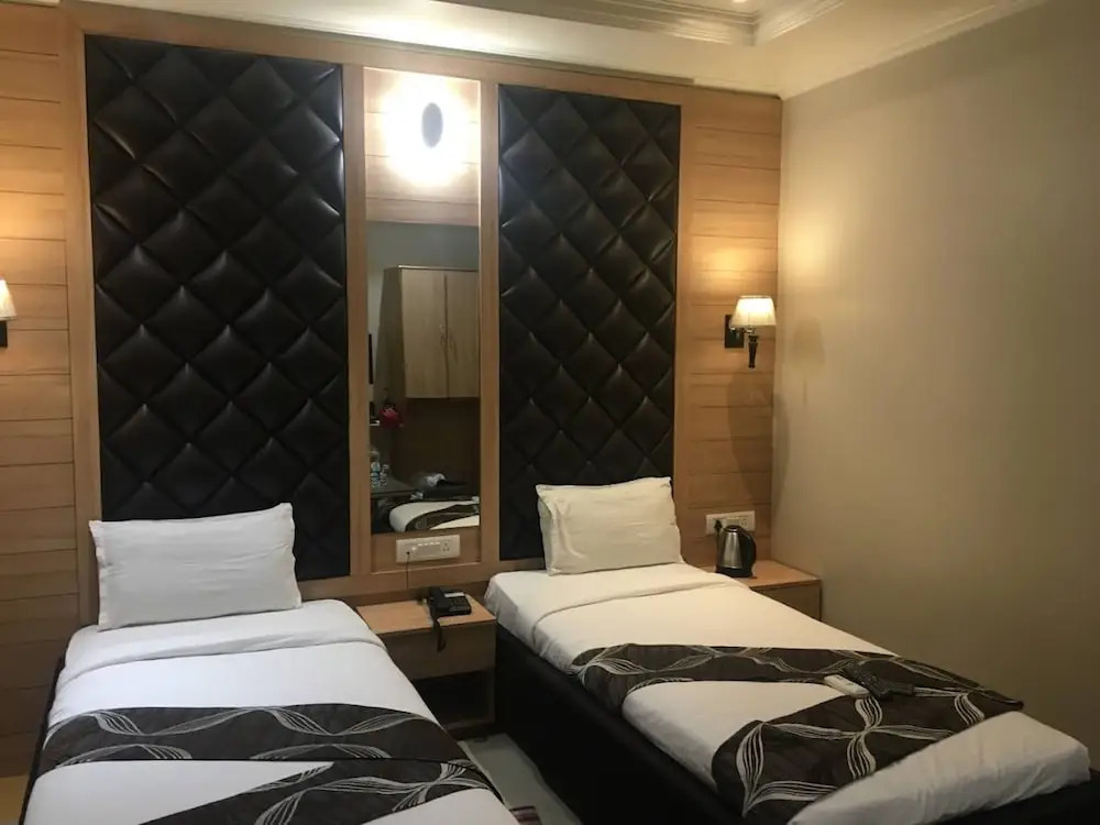 Motel New Milan, Muzaffarpur