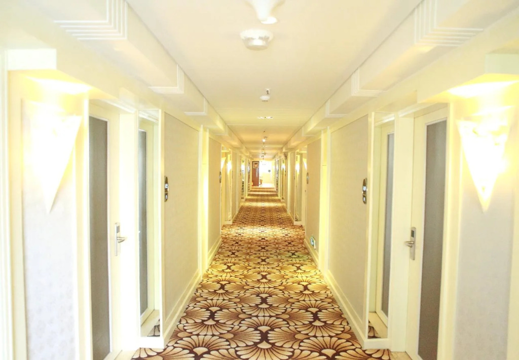 Bluesky Hotel