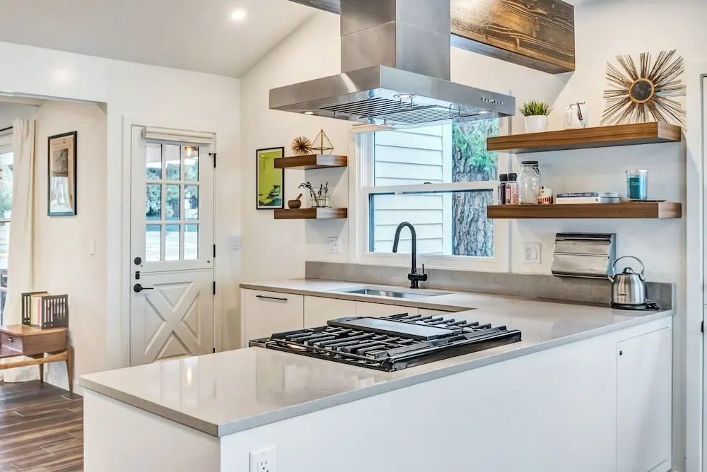 New Listing! Renovated Historic Claypool House 3 Bedroom Home