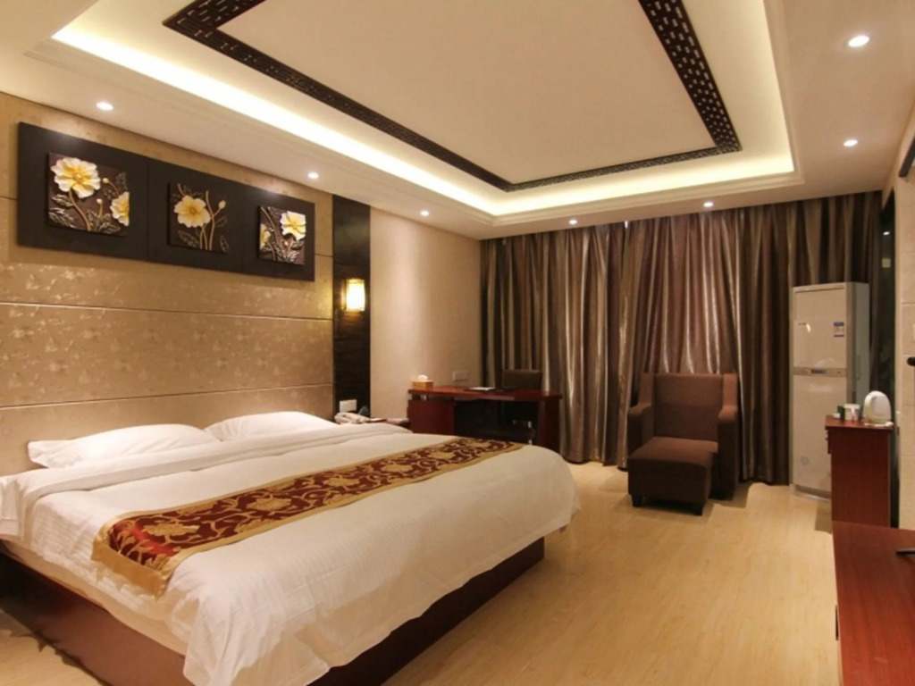 GreenTree Inn JiangSu ZHenjiang Jurong Yalong Business Hotel