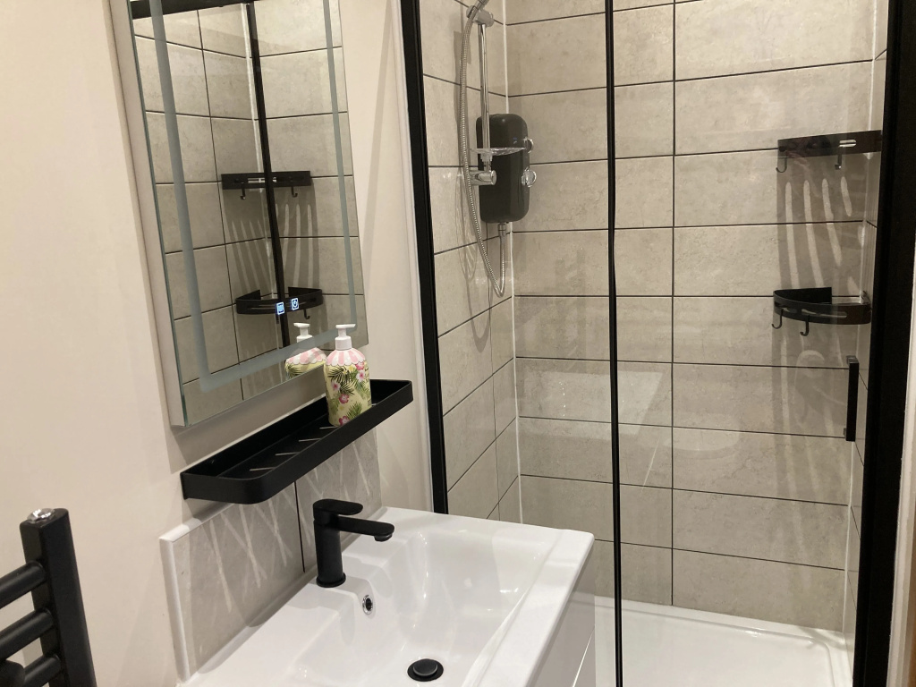 1 Bedroomed Detached Holiday Retreat Pant