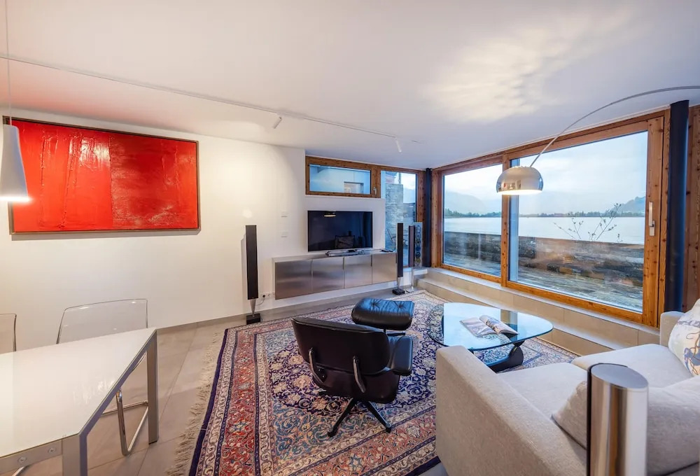 Lakefront Suite 148