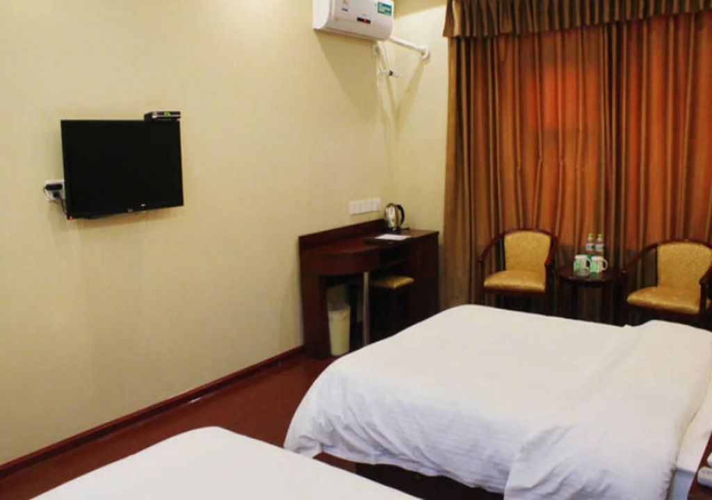 GreenTree Inn Guangxi Liuzhou Railway Station Hongguang Road Express Hotel