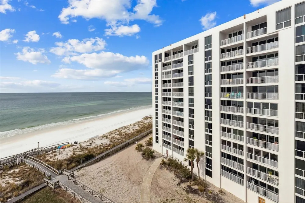Shoreline 3042 Condo