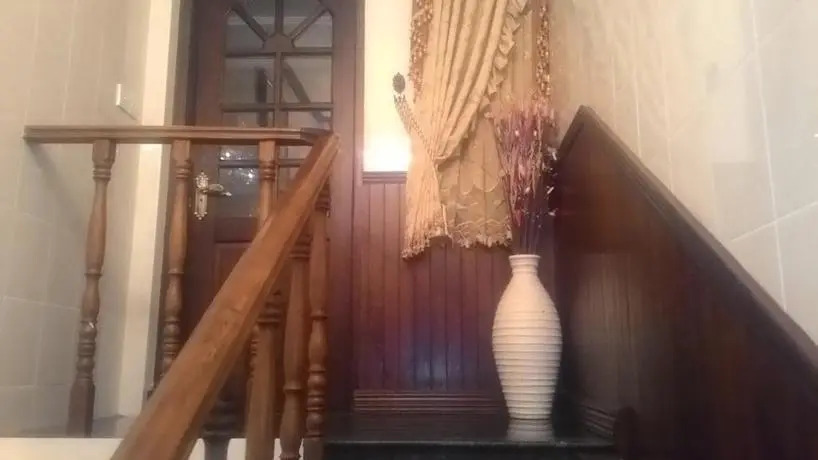 Loona Hotel
