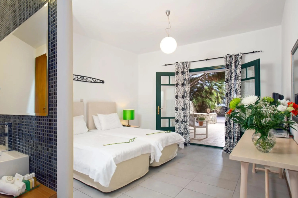 Tharroe of Mykonos Boutique Hotel