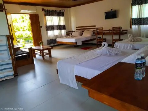 Eco Hotel Black & White - Anuradhapura