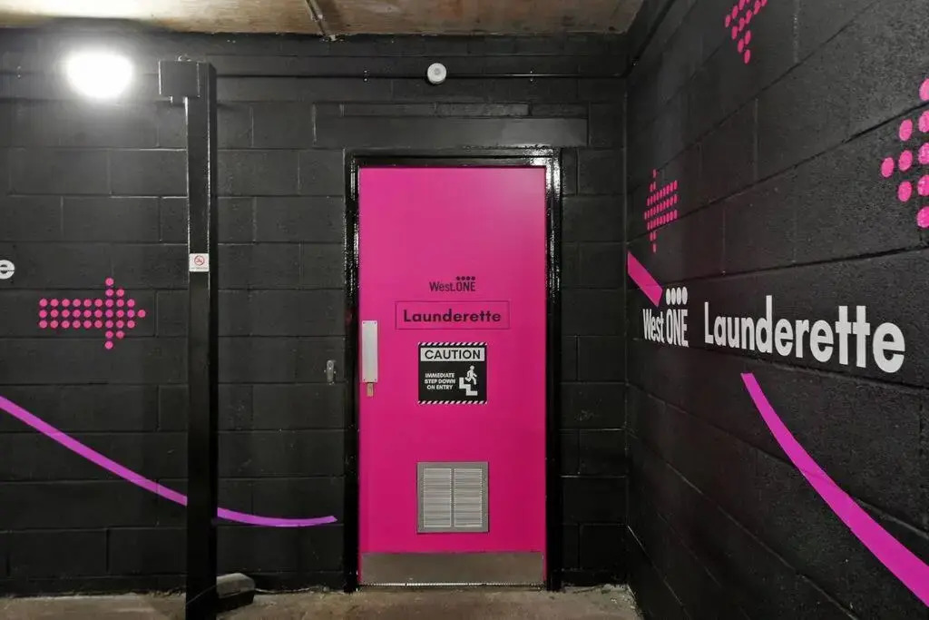 Modern City Centre Studio Apartment - West One with FREE WIFI, GYM ACCESS, NETFLIX