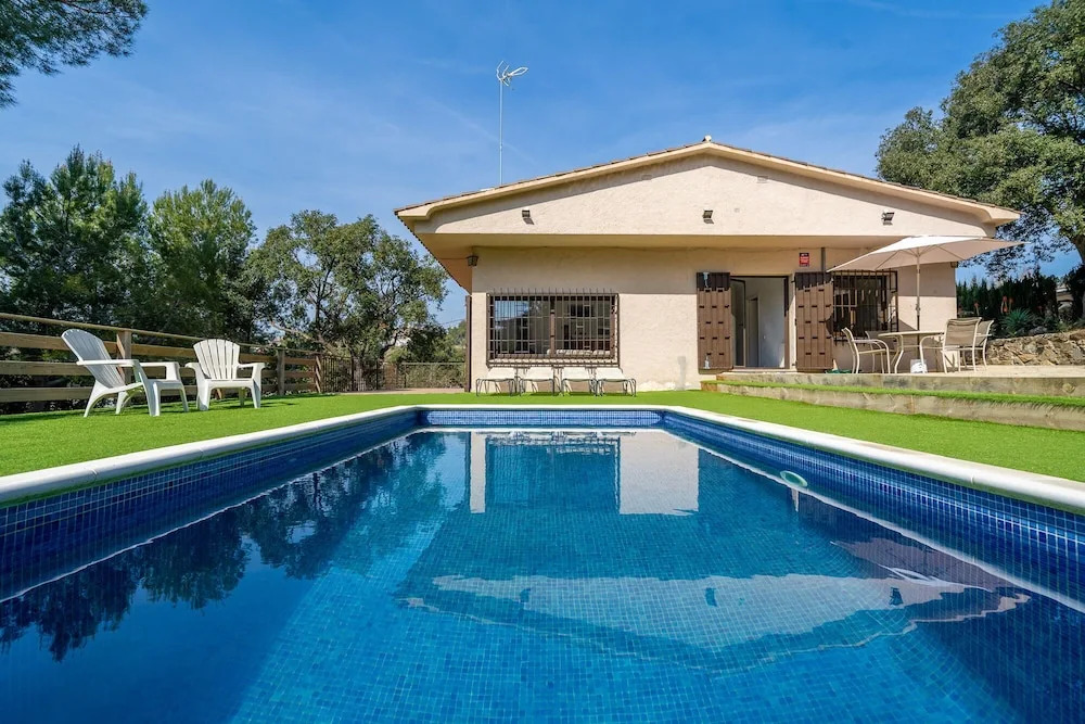 HomeHolidaysRentals Velur