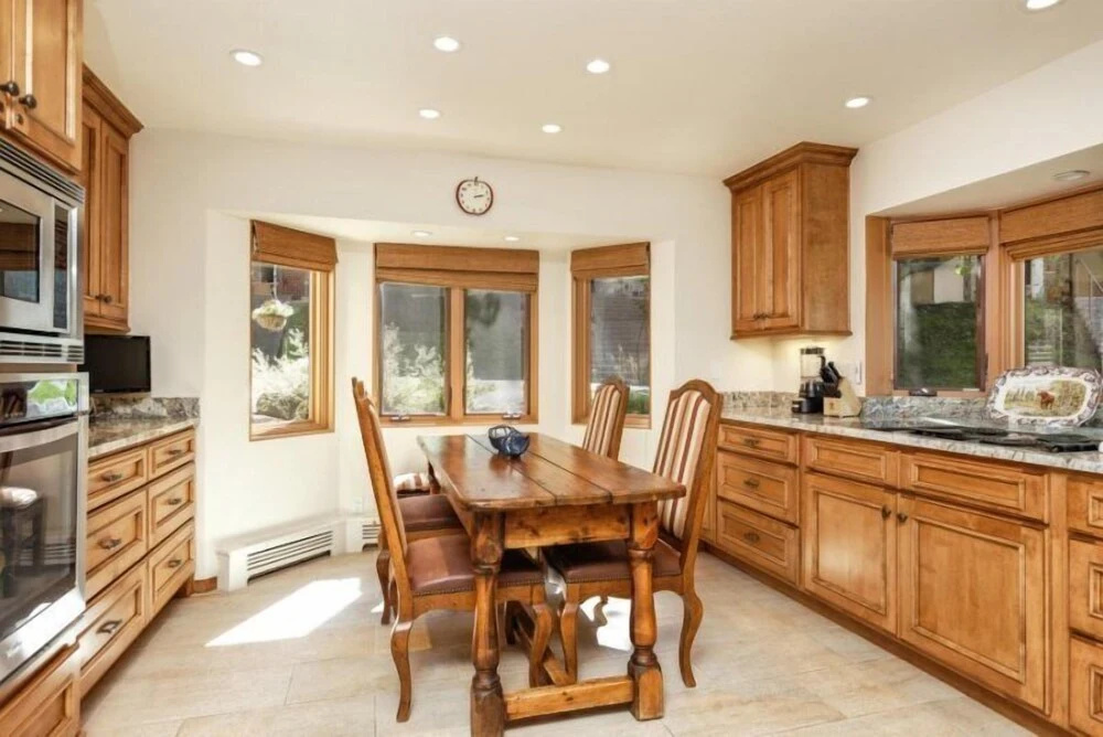 Snowmass Woodrun V 2 Bedroom Ski In, Ski Out Mountain Residence In The Heart Of Snowmass Village