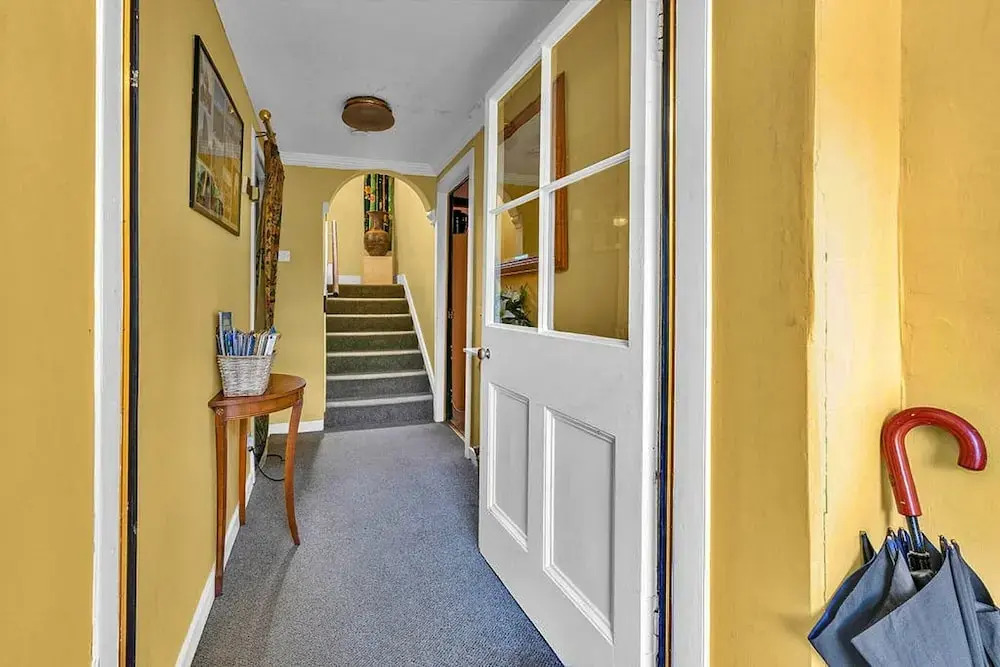Historical Cottage Near Preston Mill, No Deposit