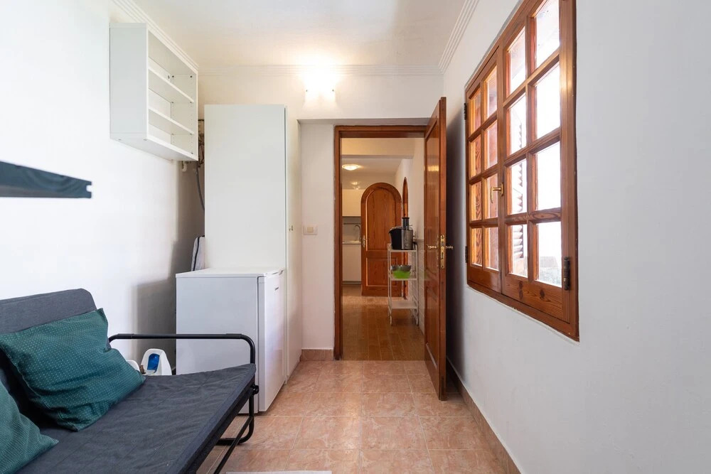 Great house with pool close to beach