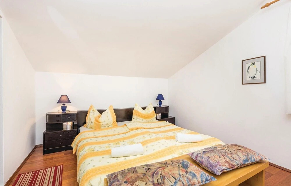 Beautiful Apartment in Kampor With 4 Bedrooms and Wifi