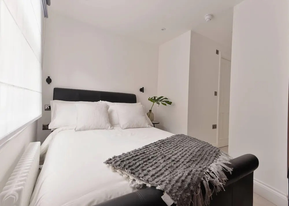 New Stylish Duplex Premium Safe Area Notting Hill