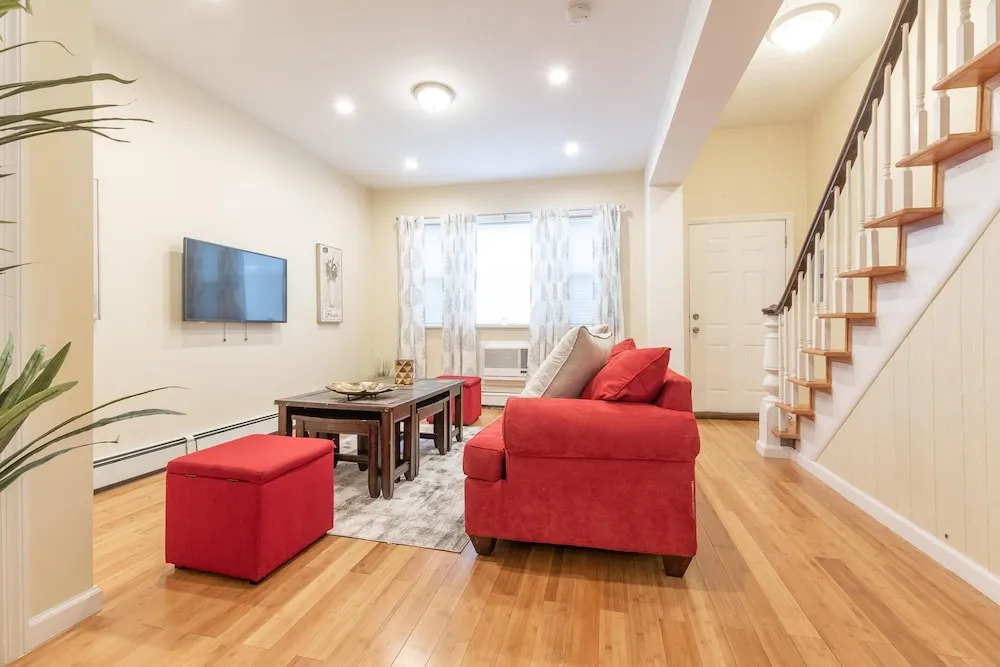 Jersey, Hoboken 37 Vroom Street 3 Bedroom Apts