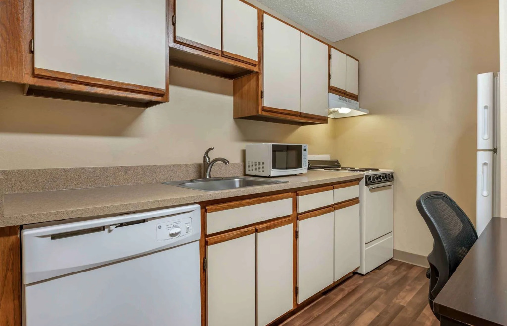 MainStay Suites Indianapolis Northwest - College Park