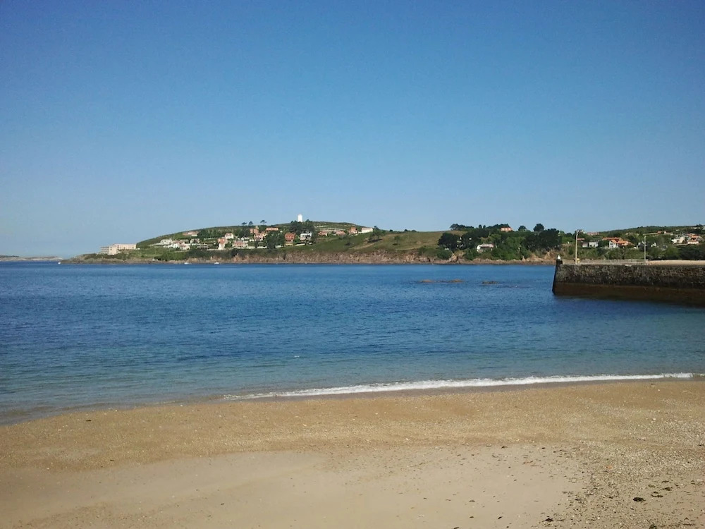 Spacious Holiday Home with Private Pool near Sea & Boulevard in Oleiros