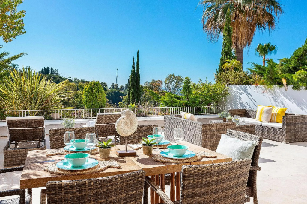Genteel Home Las Lomas de Marbella Club