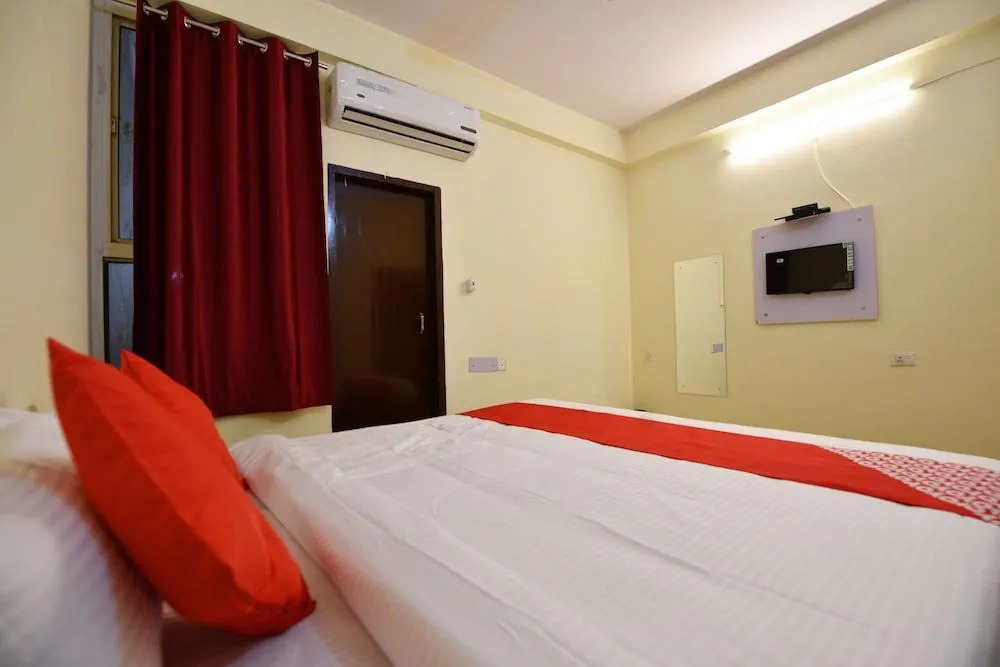 OYO 22966 Hotel Raj Niwas