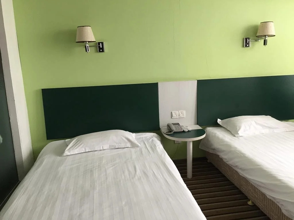 Canglong Hotel