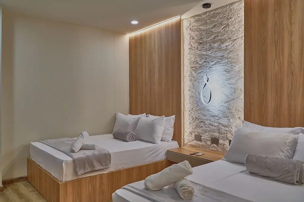 Hotel One Lleras