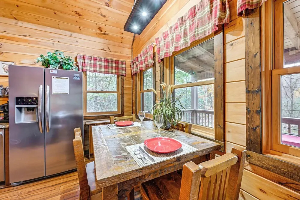 Cozy Couples Getaway w/ Hot Tub: 'fox Ridge Cabin'