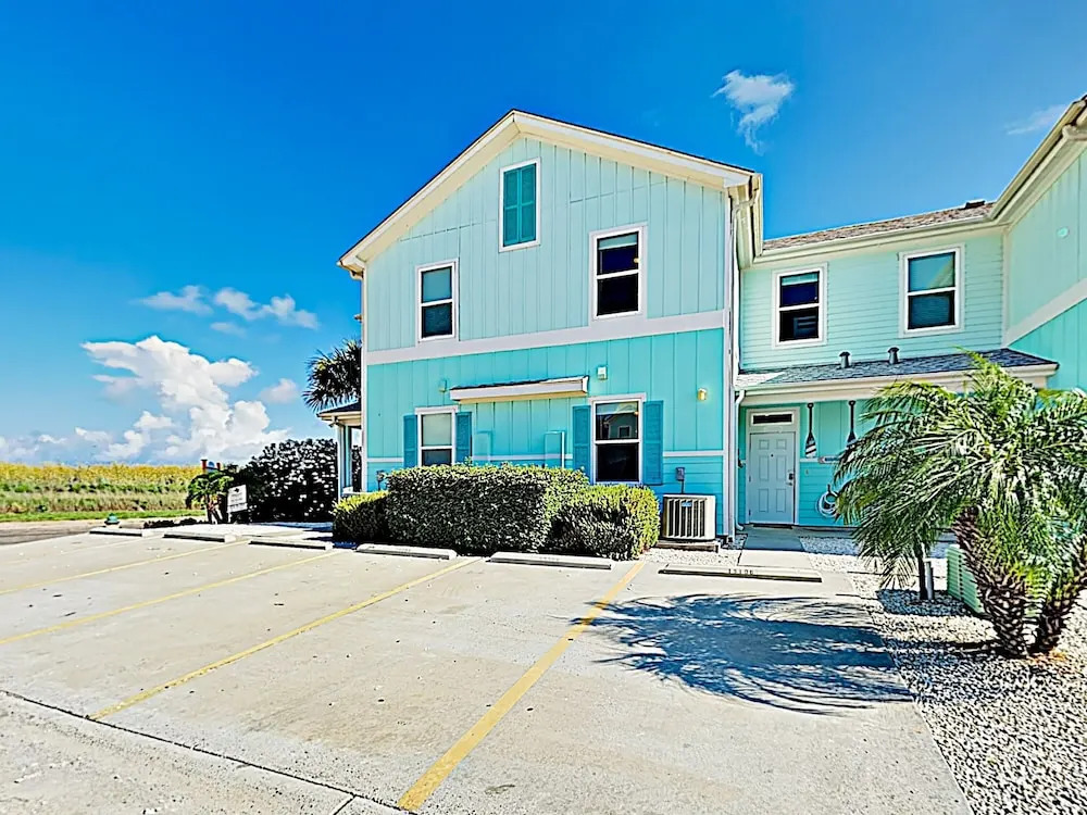 Renovated Nemo Cay Townhome W/ Pool-- Near Beach 3 Bedroom Townhouse