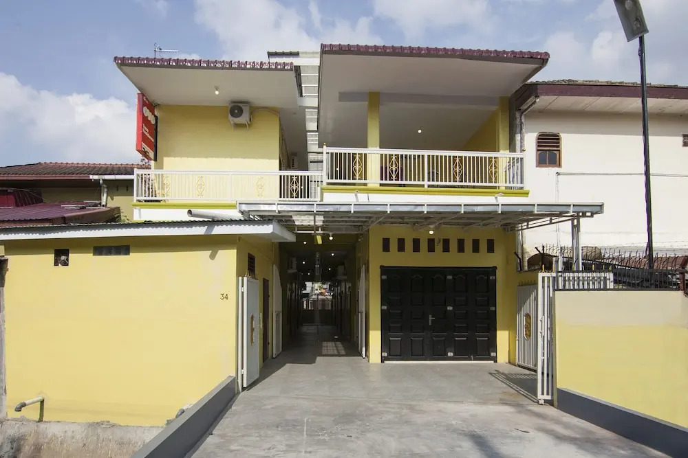 Tona Residence by OYO Rooms