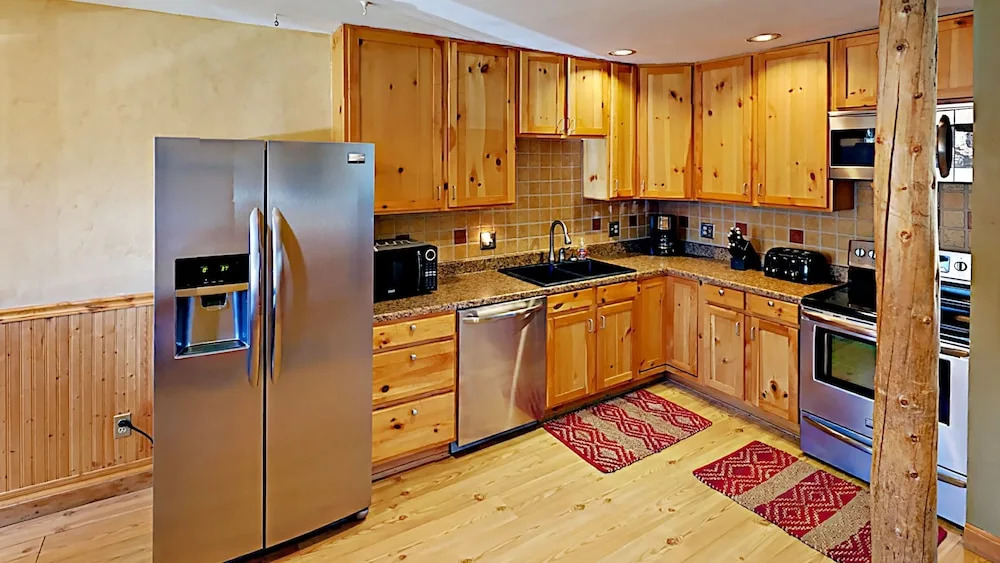 6740 Ryan Gulch Road #CR-1260 - 2 Br townhouse by RedAwning